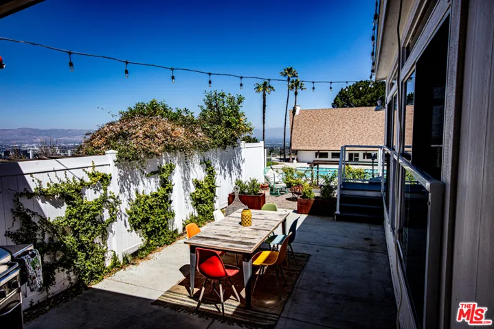 1302 Zuni Lane, Topanga, California 90290