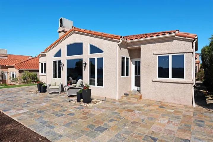 7548 Navigator Circle, Carlsbad, California 92011