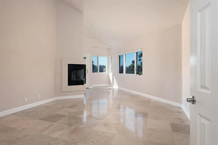 7548 Navigator Circle, Carlsbad, California 92011
