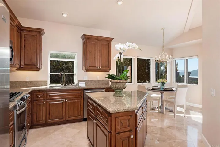 7548 Navigator Circle, Carlsbad, California 92011