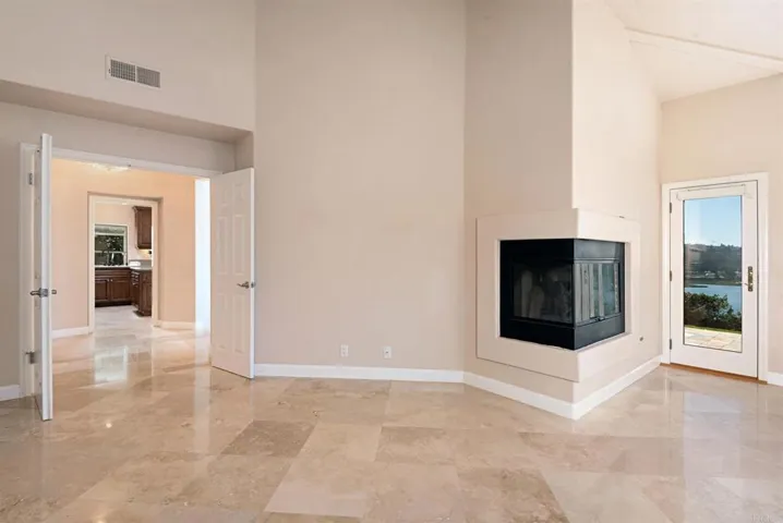 7548 Navigator Circle, Carlsbad, California 92011