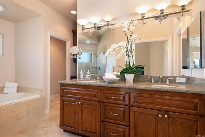 7548 Navigator Circle, Carlsbad, California 92011