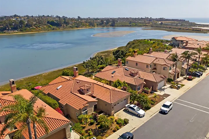7548 Navigator Circle, Carlsbad, California 92011