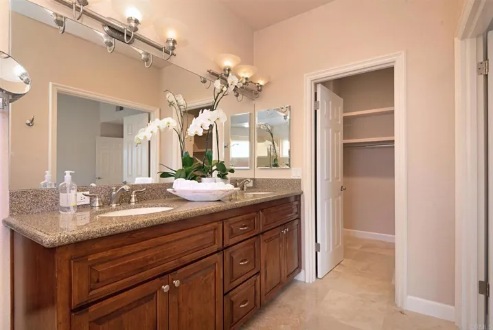 7548 Navigator Circle, Carlsbad, California 92011