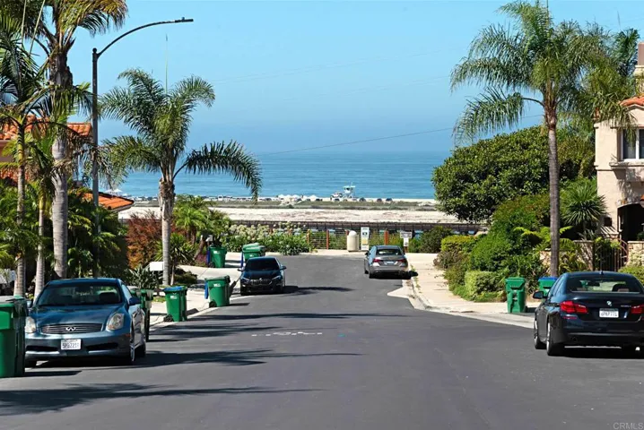 7548 Navigator Circle, Carlsbad, California 92011