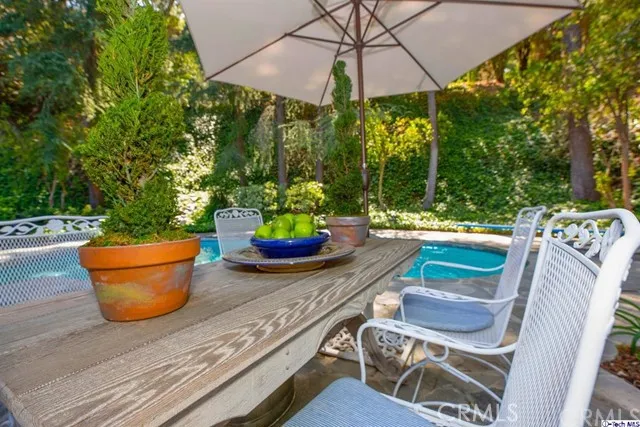 Backyard Dining