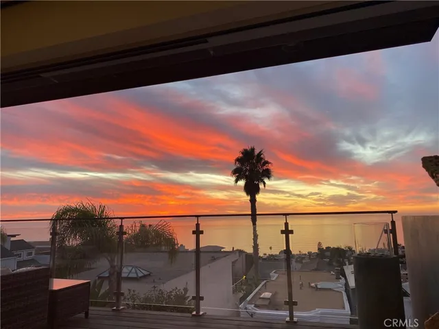 This is an example of the sunsets you can enjoy from the home.