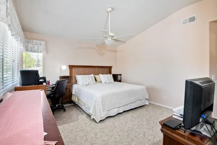 282 Royal Glen Dr, Fallbrook, California 92028