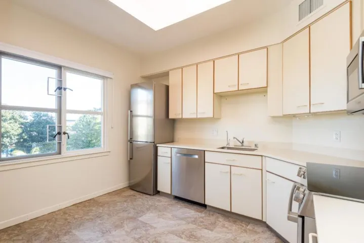 1 Baldwin Avenue 223, San Mateo, California 94401