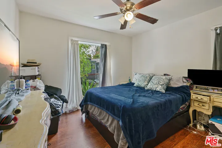 1974 Comstock Avenue, Los Angeles, California 90025