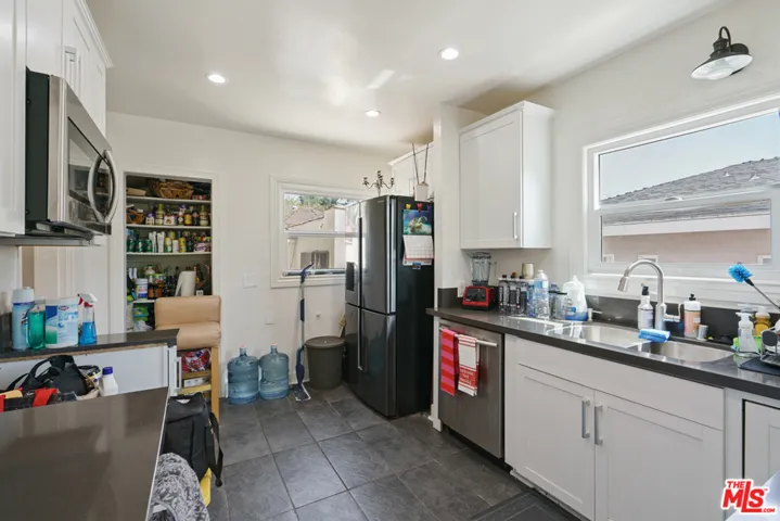 1974 Comstock Avenue, Los Angeles, California 90025