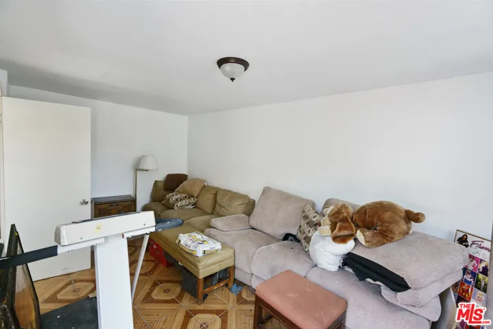 1974 Comstock Avenue, Los Angeles, California 90025