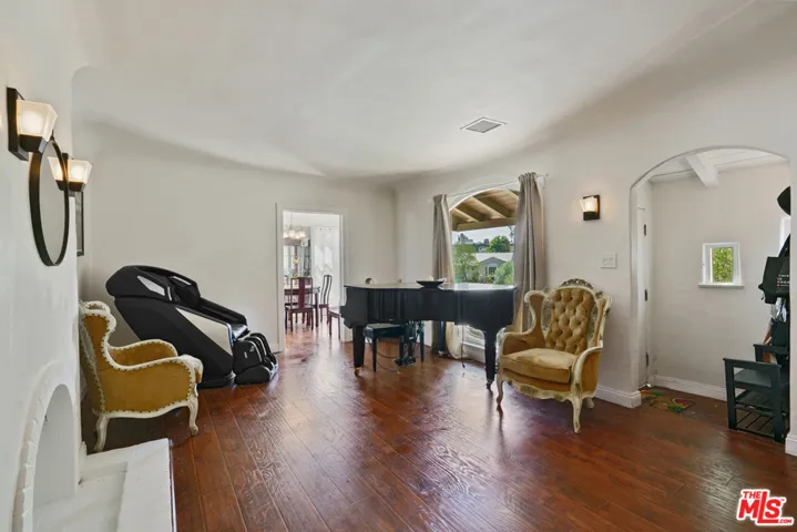 1974 Comstock Avenue, Los Angeles, California 90025