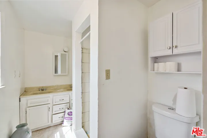1974 Comstock Avenue, Los Angeles, California 90025