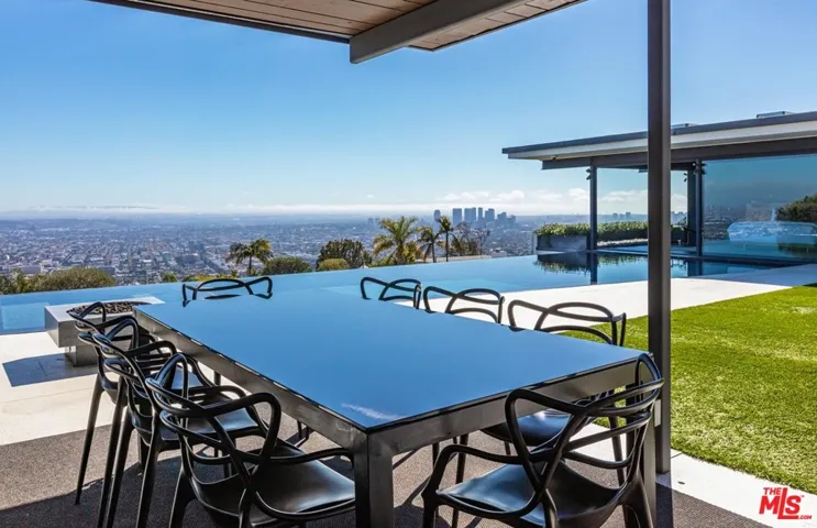 9010 Hopen Place, Los Angeles, California 90069