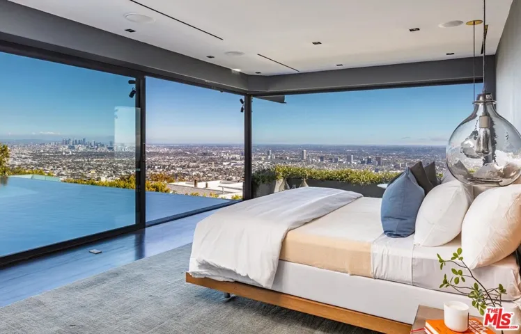 9010 Hopen Place, Los Angeles, California 90069