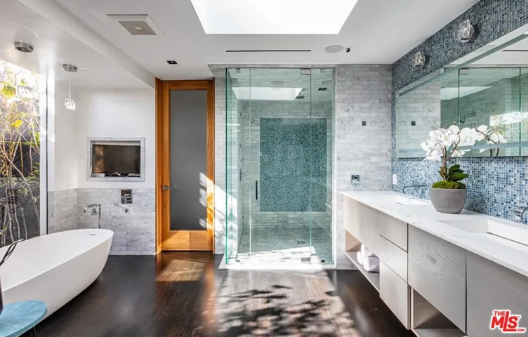 9010 Hopen Place, Los Angeles, California 90069