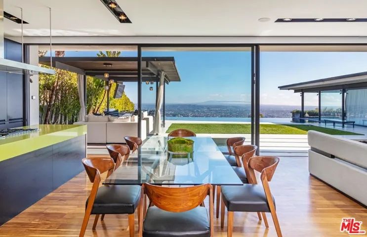 9010 Hopen Place, Los Angeles, California 90069