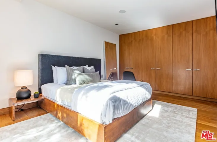 9010 Hopen Place, Los Angeles, California 90069