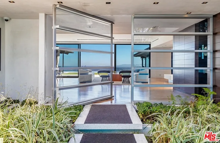 9010 Hopen Place, Los Angeles, California 90069