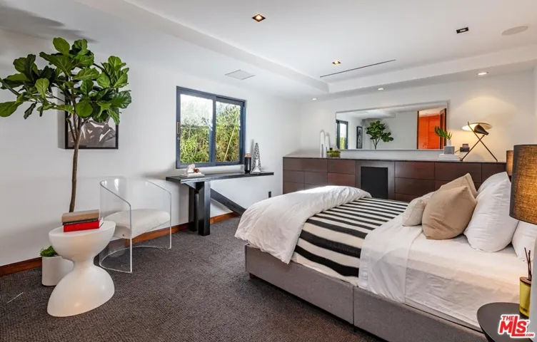 9010 Hopen Place, Los Angeles, California 90069