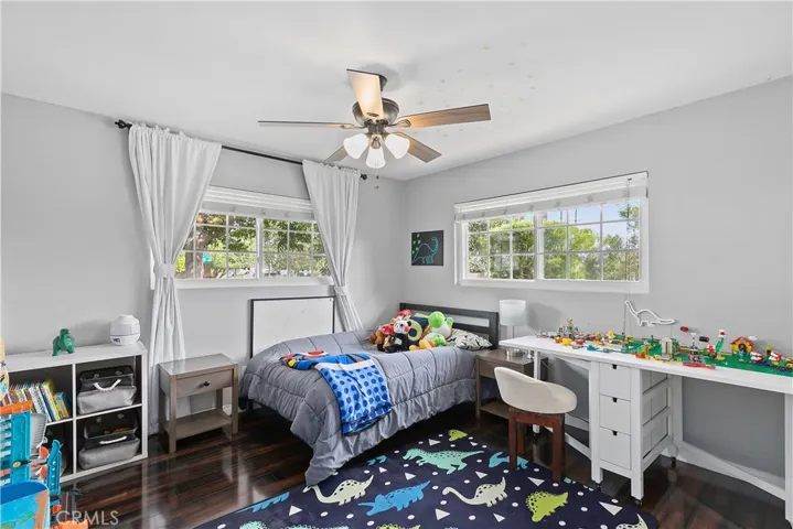 Good size second bedroom with walk in closet