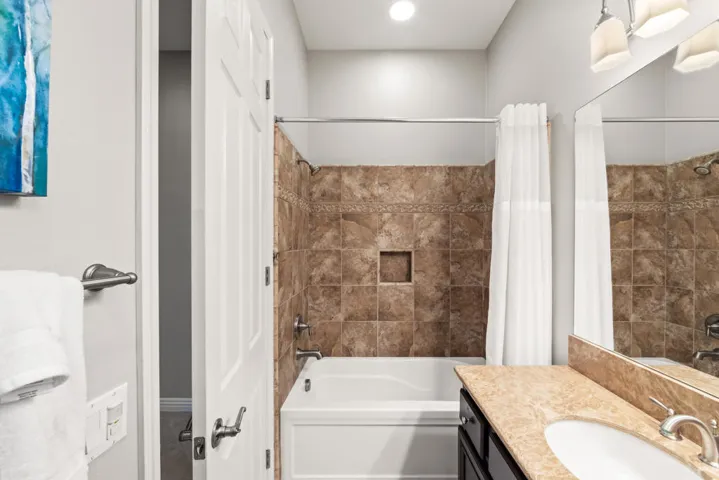 AA81F0B4-4500-4DA0-9DA0-58F1C3EB9115