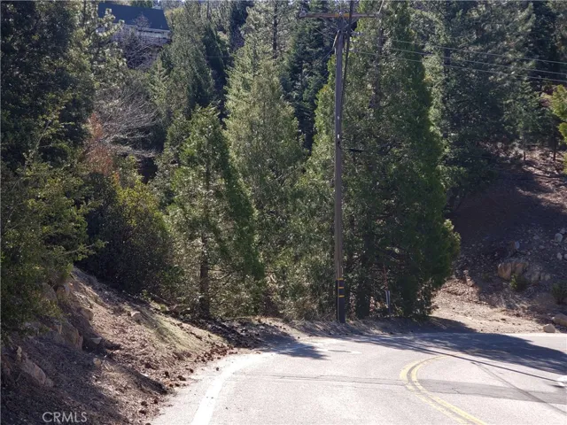 985 Brentwood Drive, Lake Arrowhead, California 92352