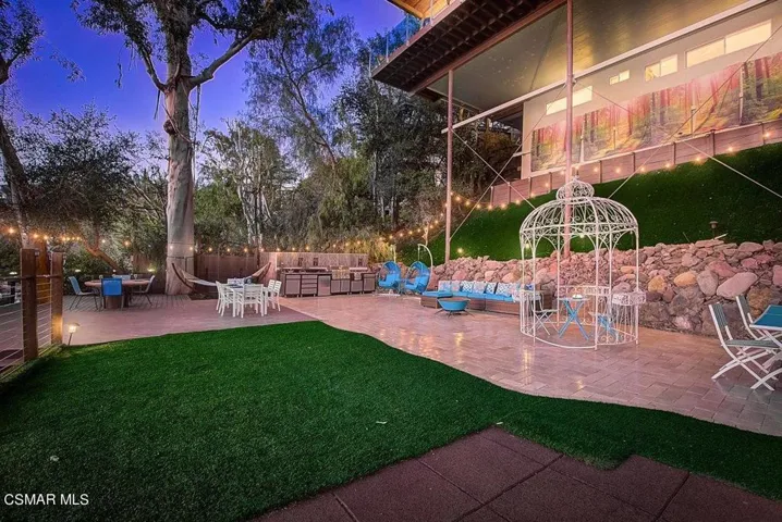 Outdoor Family Lux Backyard