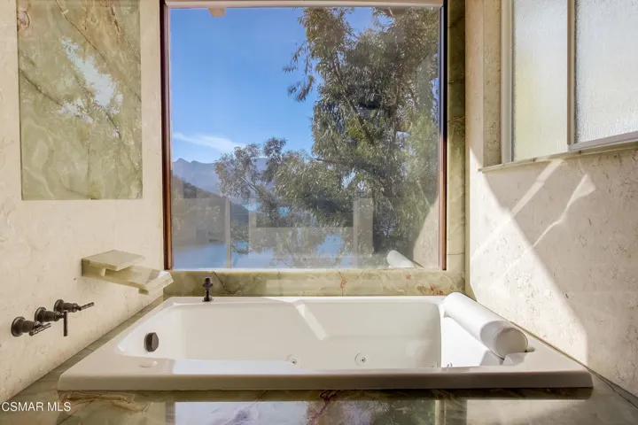 Jacuzzi Bathroom Amazing View