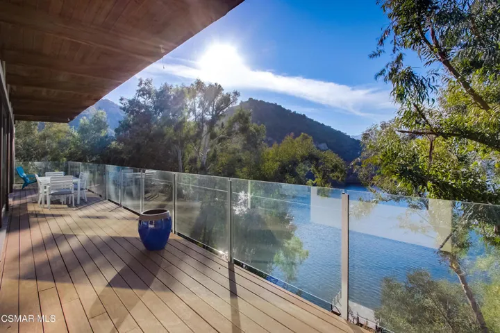 Breathtaking Balcony Infinity Views