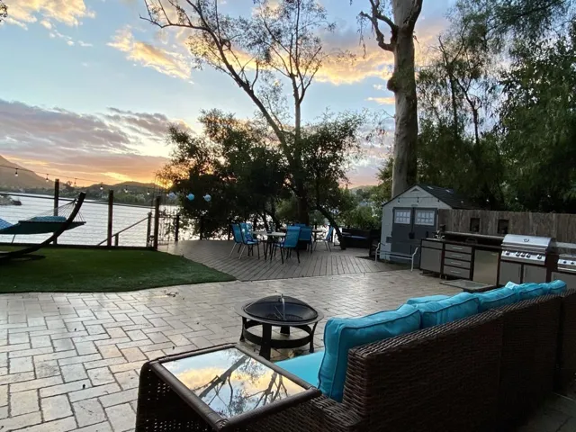 Palatial Patios w Fabulous Views!
