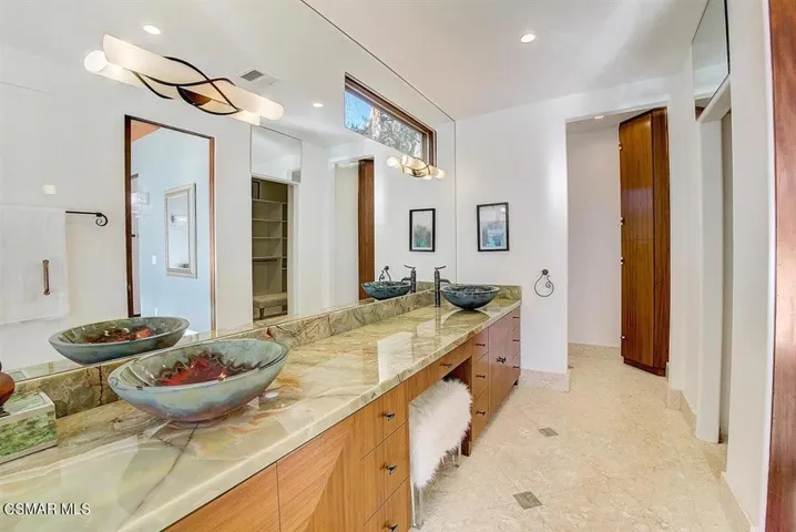 Dual Sink Bathroom