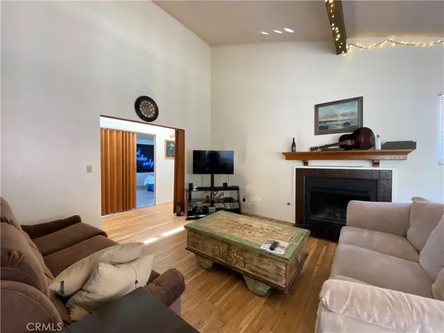 1360 Laurel Lane 9, San Luis Obispo, California 93401