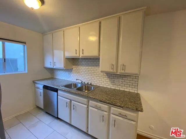 617 N Sweetzer Avenue 2, West Hollywood, California 90048