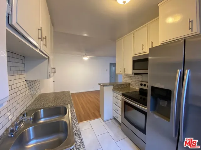617 N Sweetzer Avenue 2, West Hollywood, California 90048