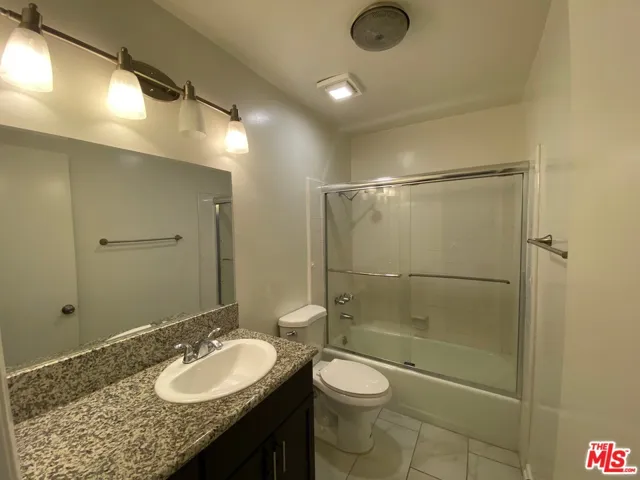 617 N Sweetzer Avenue 2, West Hollywood, California 90048