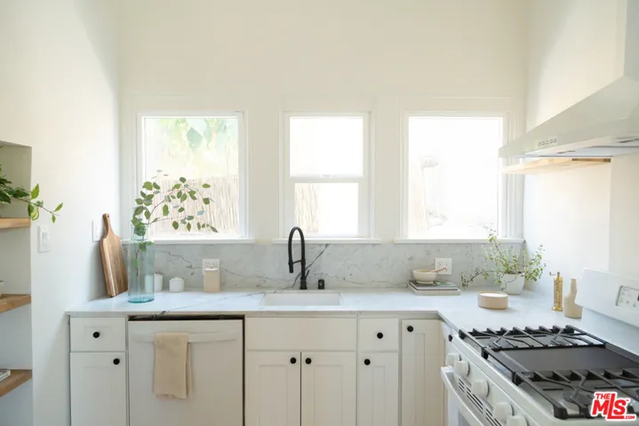 1327 Lilac Terrace, Los Angeles, California 90026