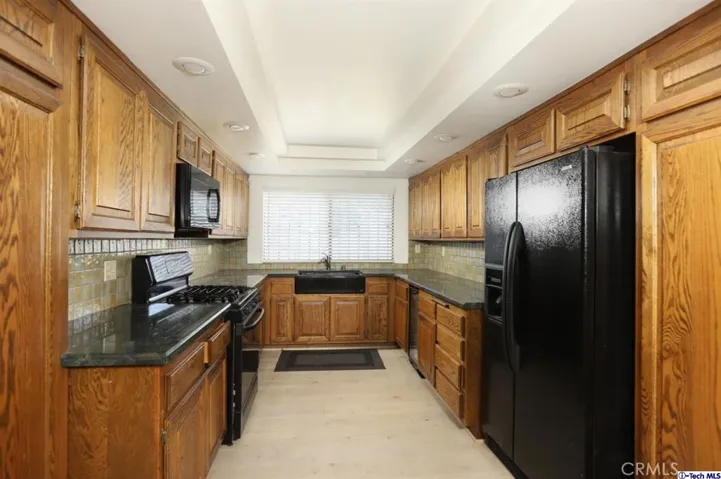 534 S Oak Knoll Avenue 106, Pasadena, California 91101