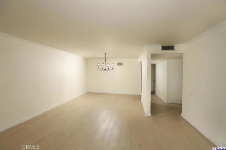 534 S Oak Knoll Avenue 106, Pasadena, California 91101