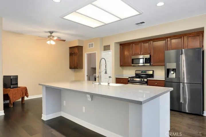 4126 Long Cove Circle, Corona, California 92883