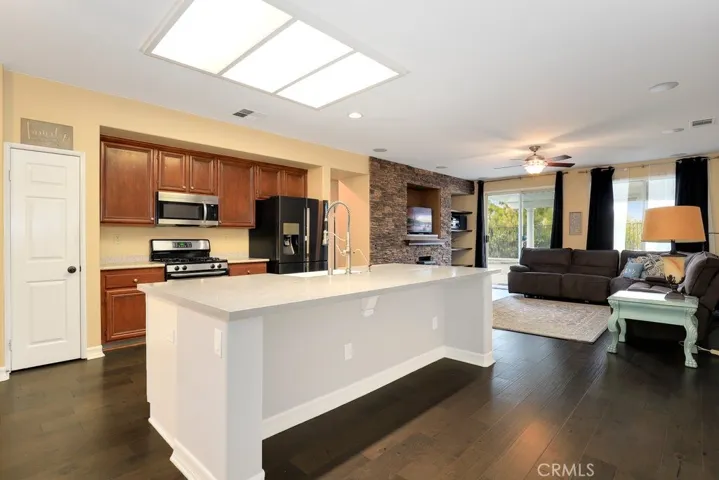 4126 Long Cove Circle, Corona, California 92883
