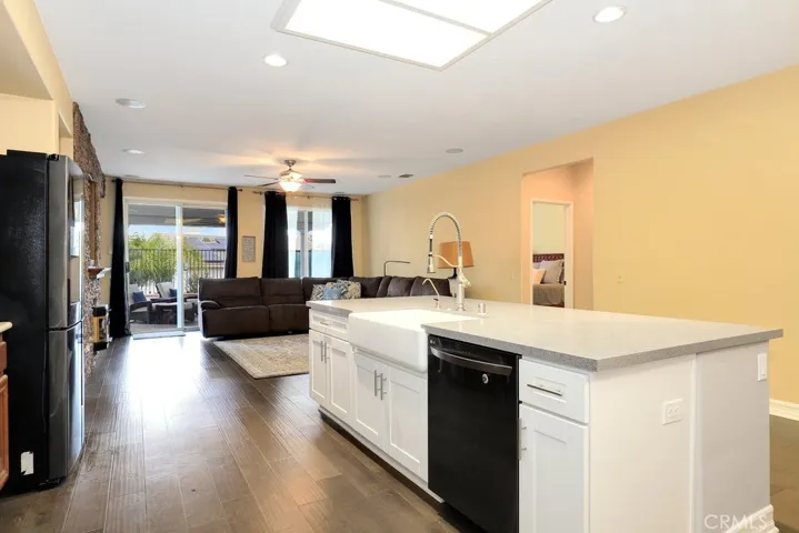 4126 Long Cove Circle, Corona, California 92883