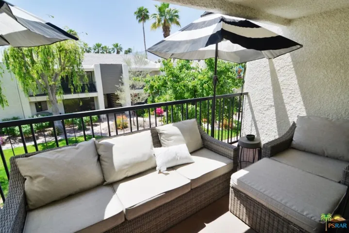  Outdoor Patios Views of San Jacinto