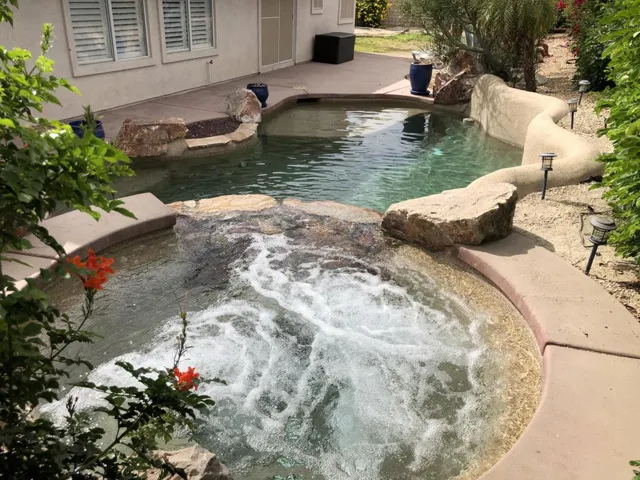 Jacuzzi pool