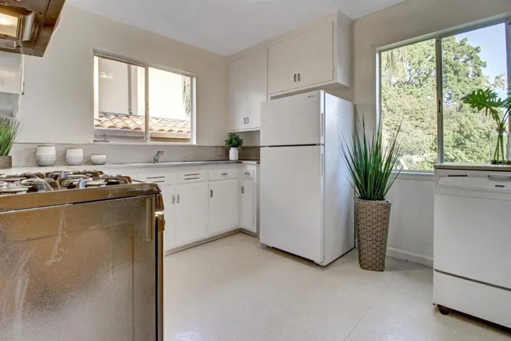 980 Lucky Avenue, Menlo Park, California 94025