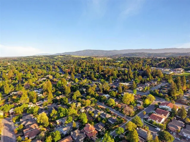 980 Lucky Avenue, Menlo Park, California 94025