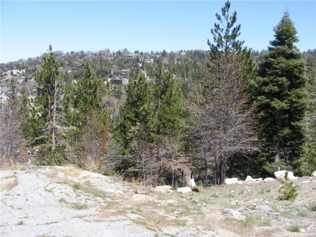 832 Brentwood Drive, Lake Arrowhead, California 92352