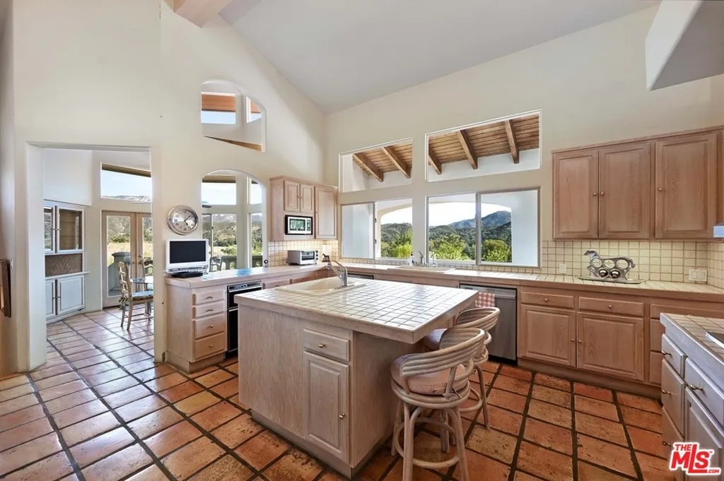 26763 Mulholland, Calabasas, California 91302 home-pic-6