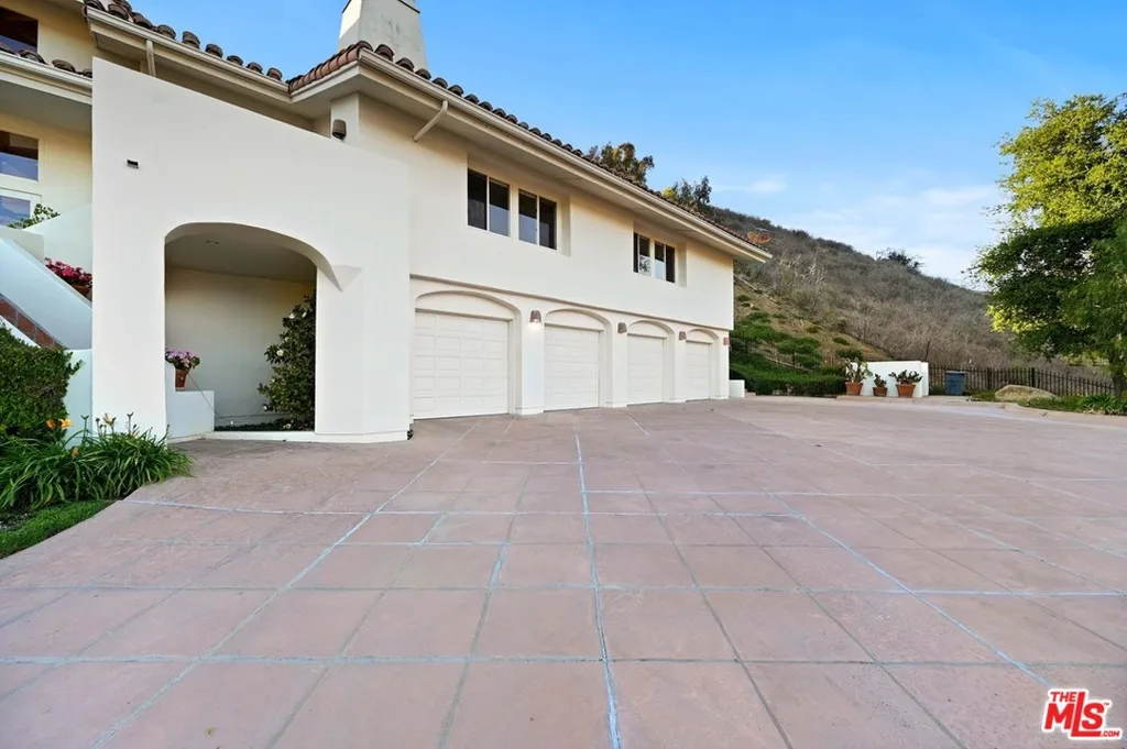 26763 Mulholland, Calabasas, California 91302 home-pic-9